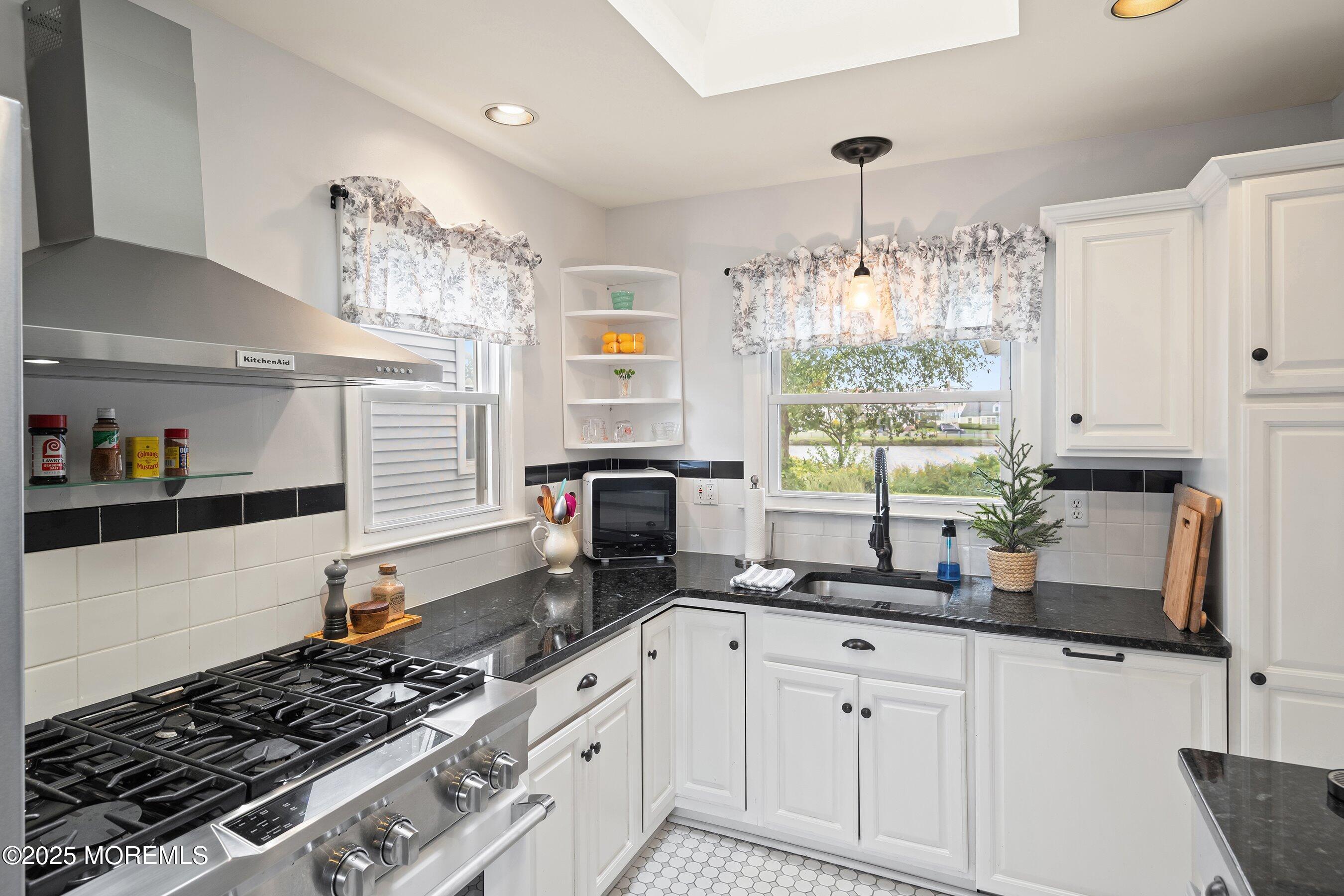 135 Lakeside Avenue, Avon-by-the-sea