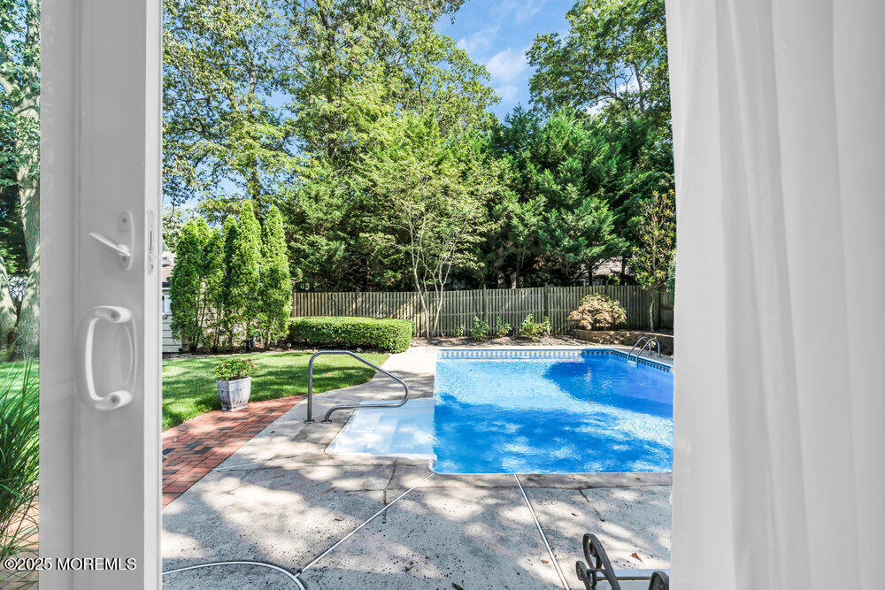 1008 Sunset Drive