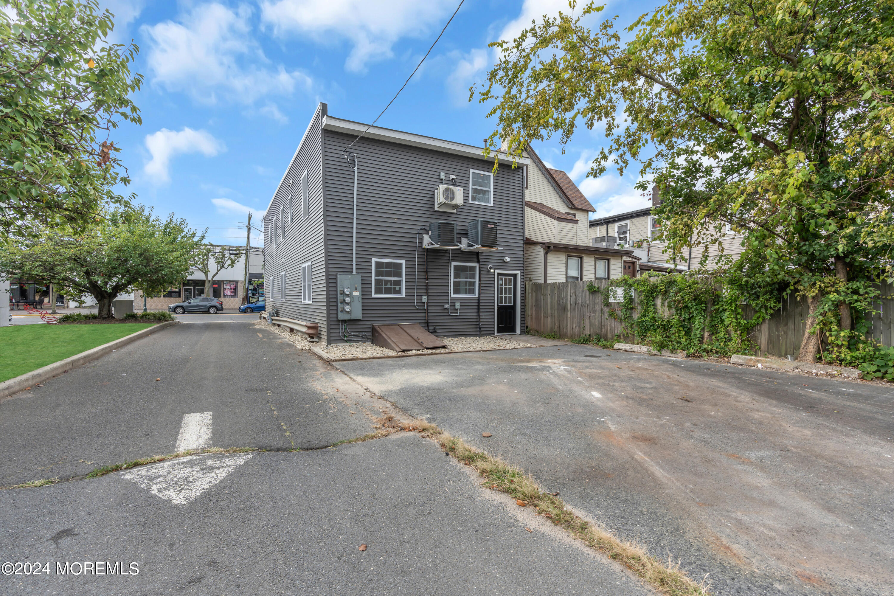 515 Arnold Avenue