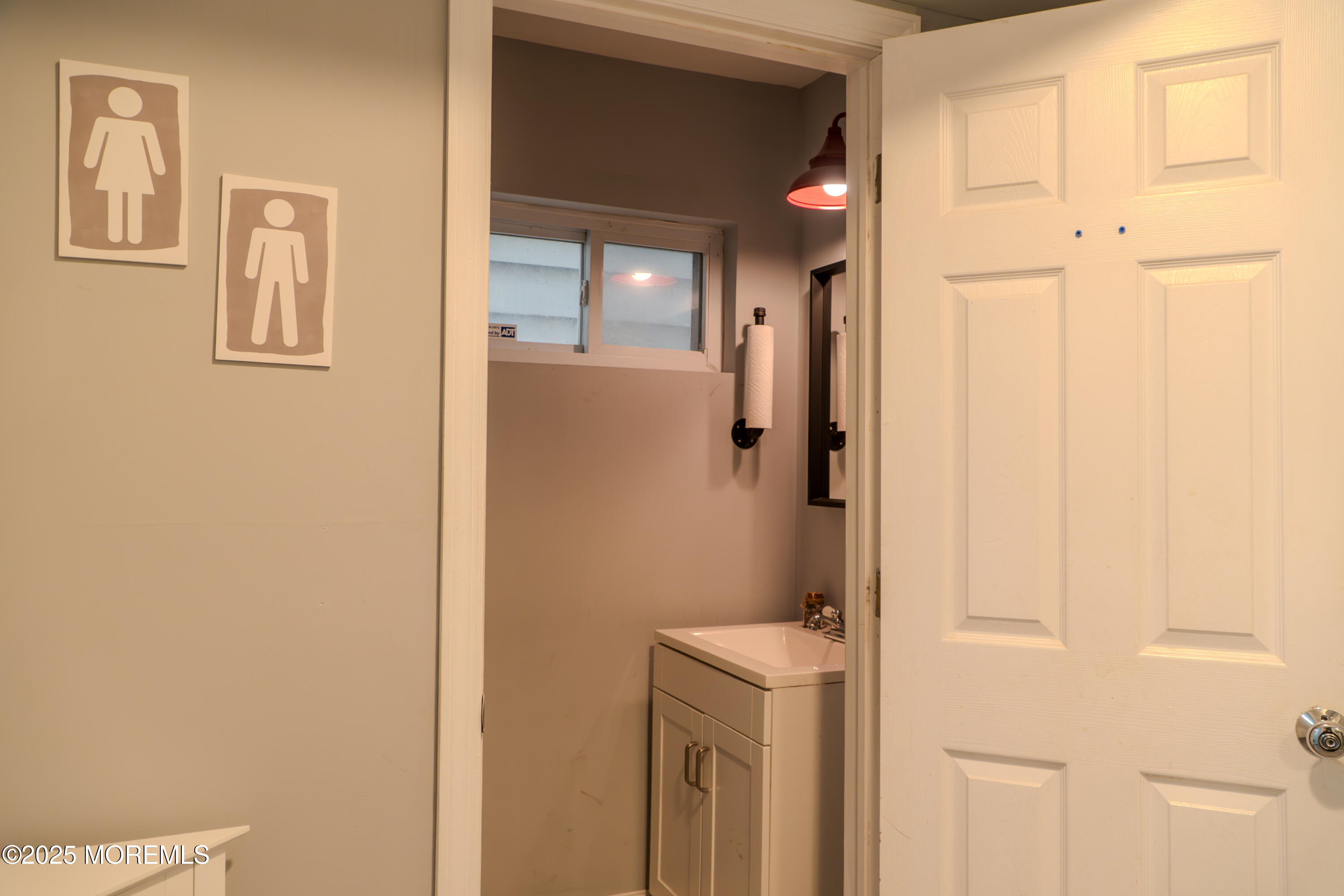 1004 Main Street, A