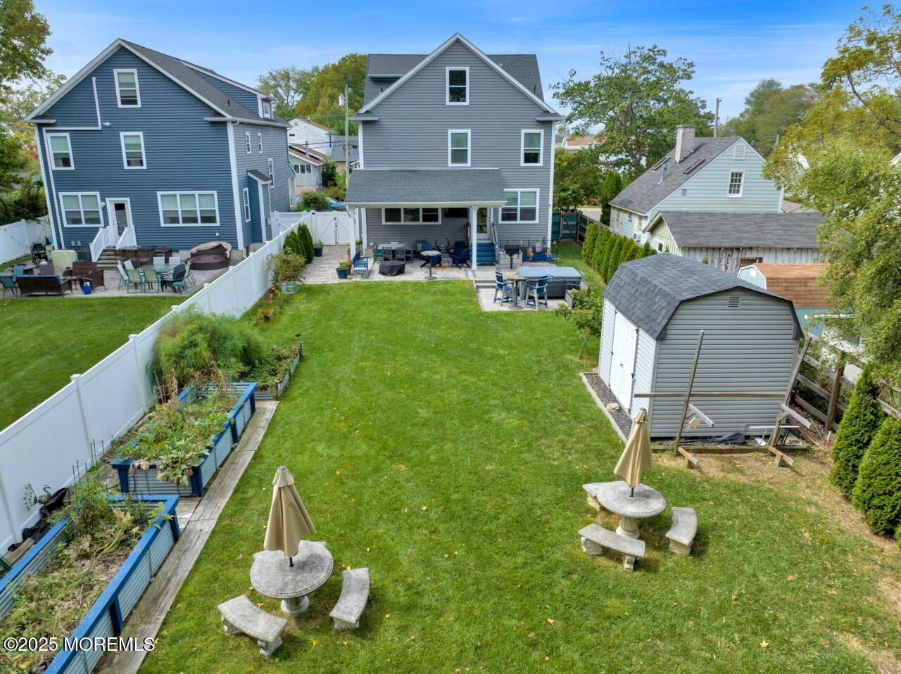 1602 W Pine Tree Way A