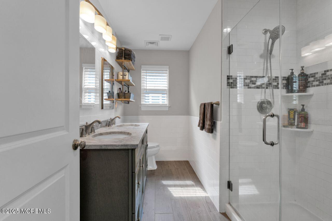 1602 W Pine Tree Way A