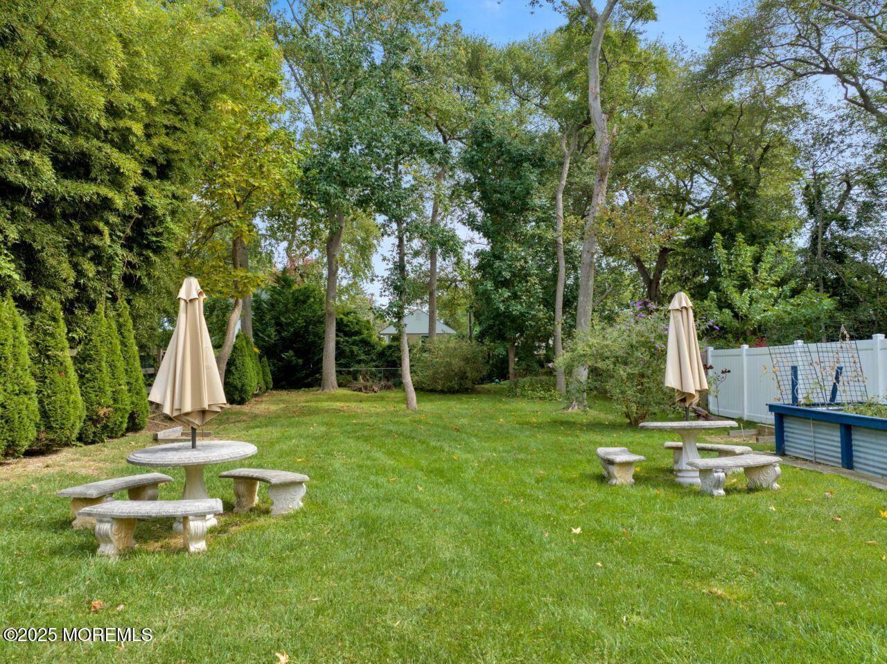 1602 W Pine Tree Way A