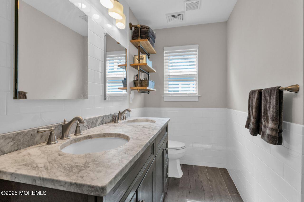 1602 W Pine Tree Way A