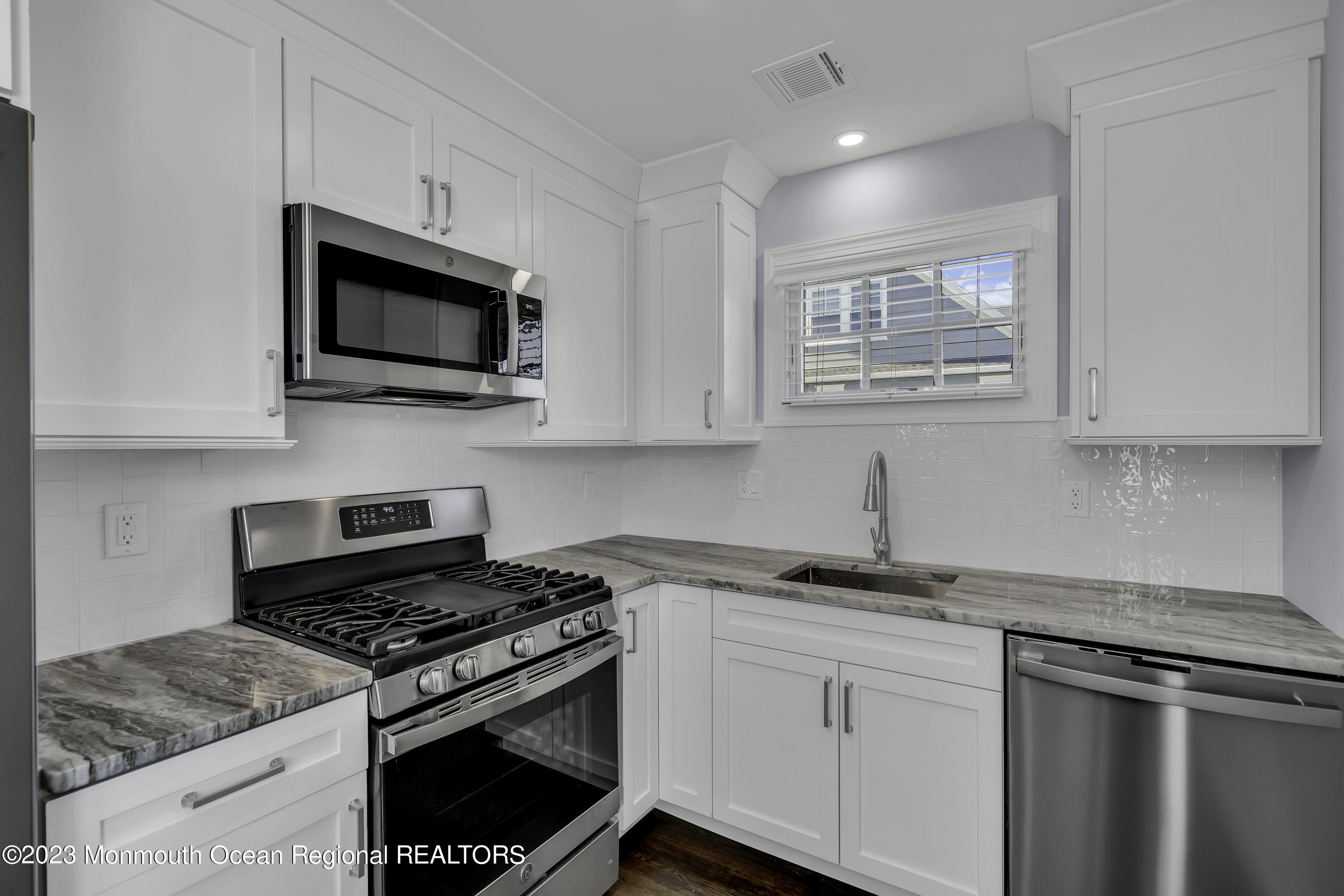 419 10th Avenue, Rear