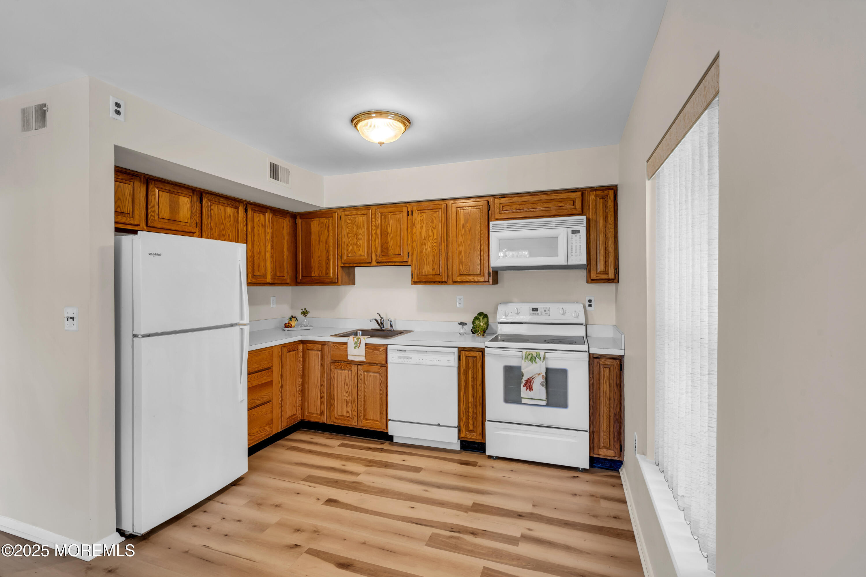 1838 State Route 35, 80, Wall Unit: 80
