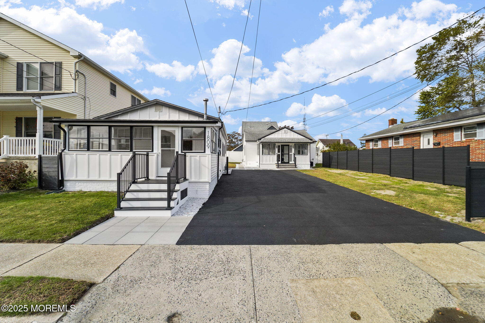 1807-1809 Laurel Terrace