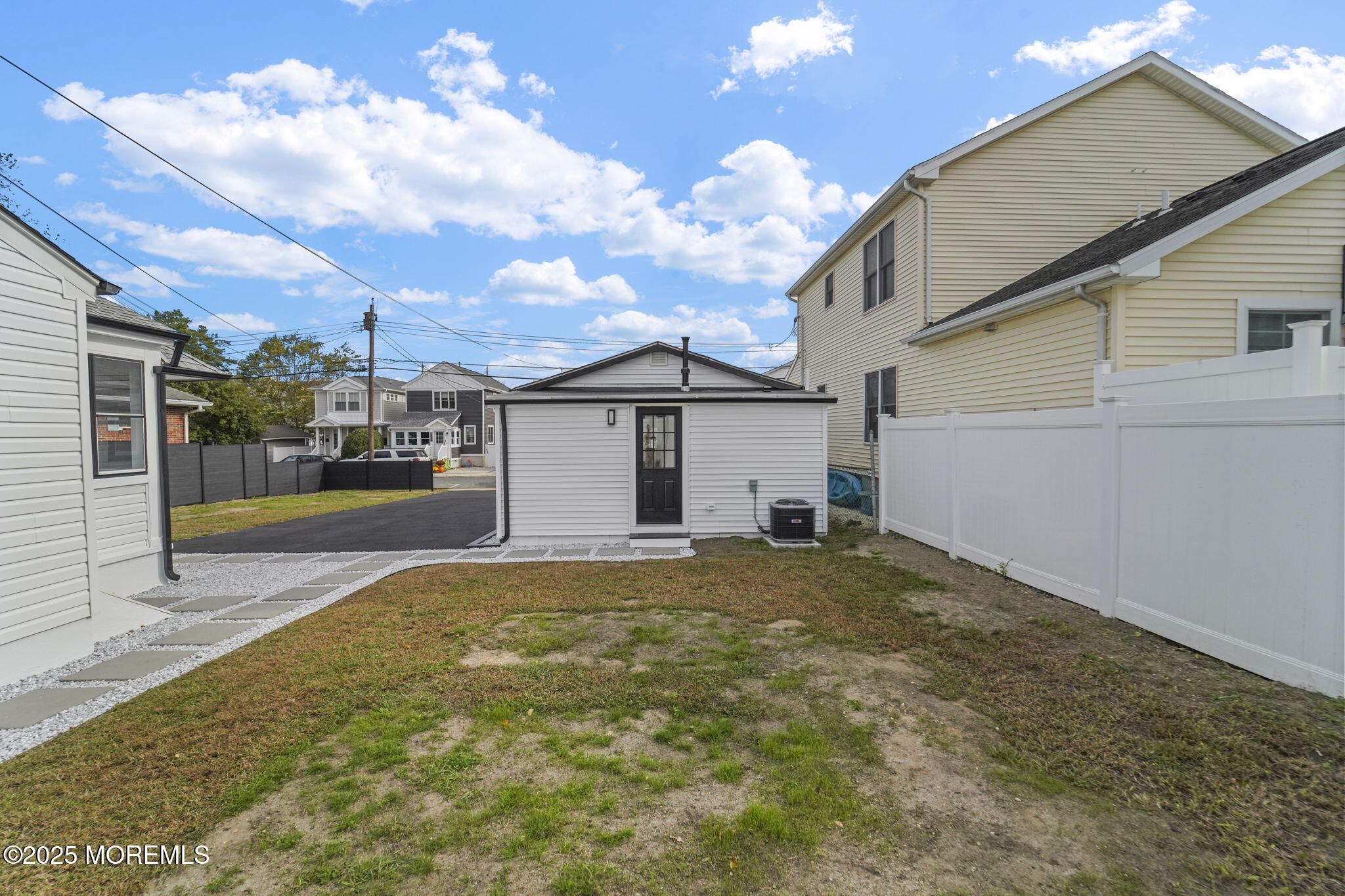 1807-1809 Laurel Terrace