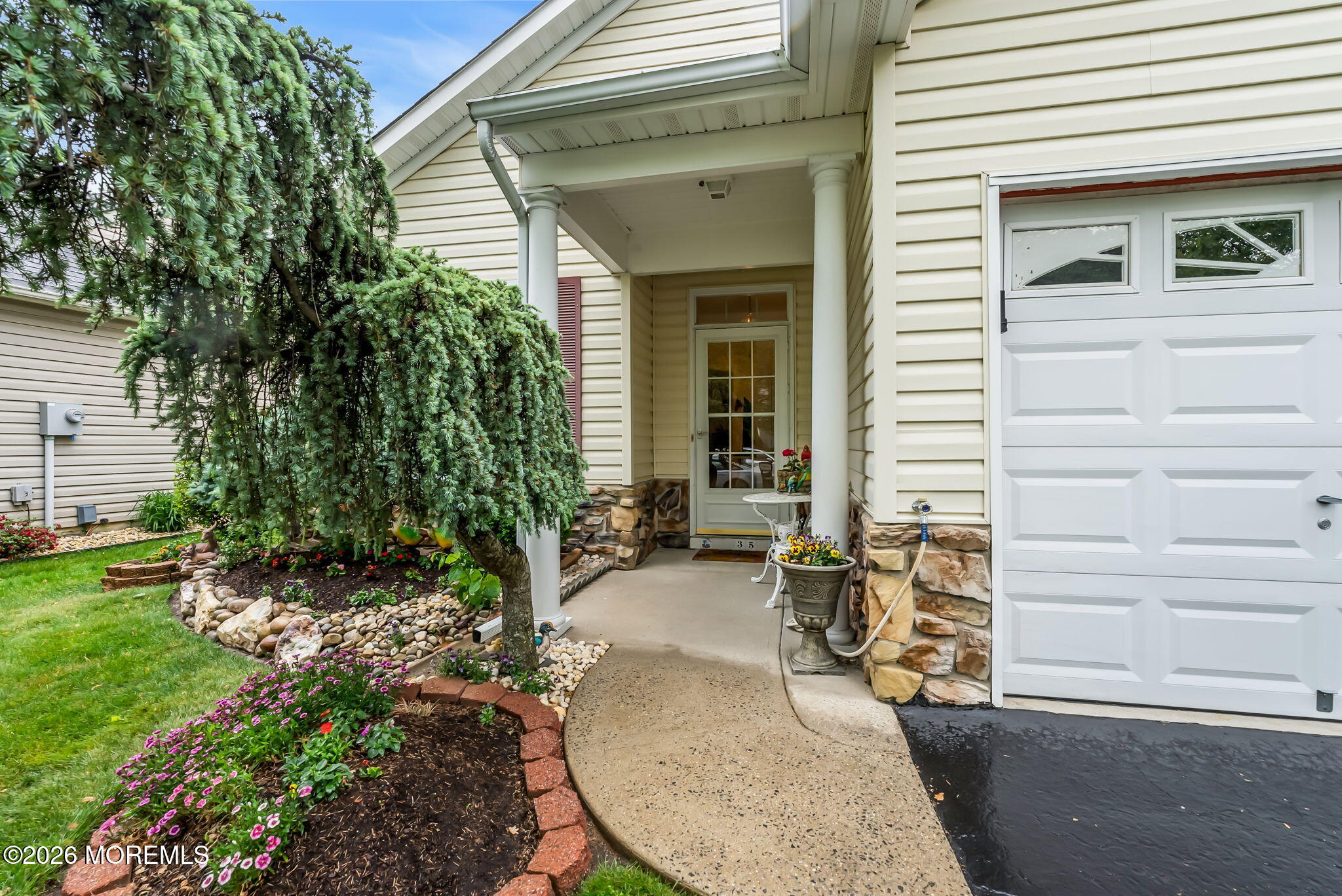 35 Cedar Village Boulevard