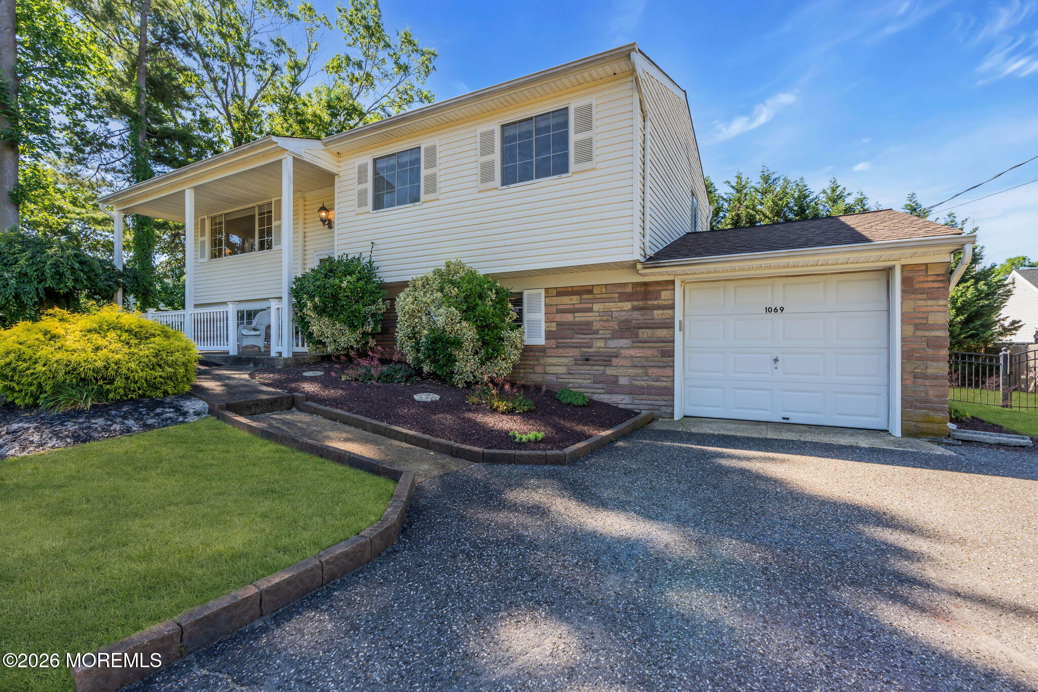 1069 Fairview Drive