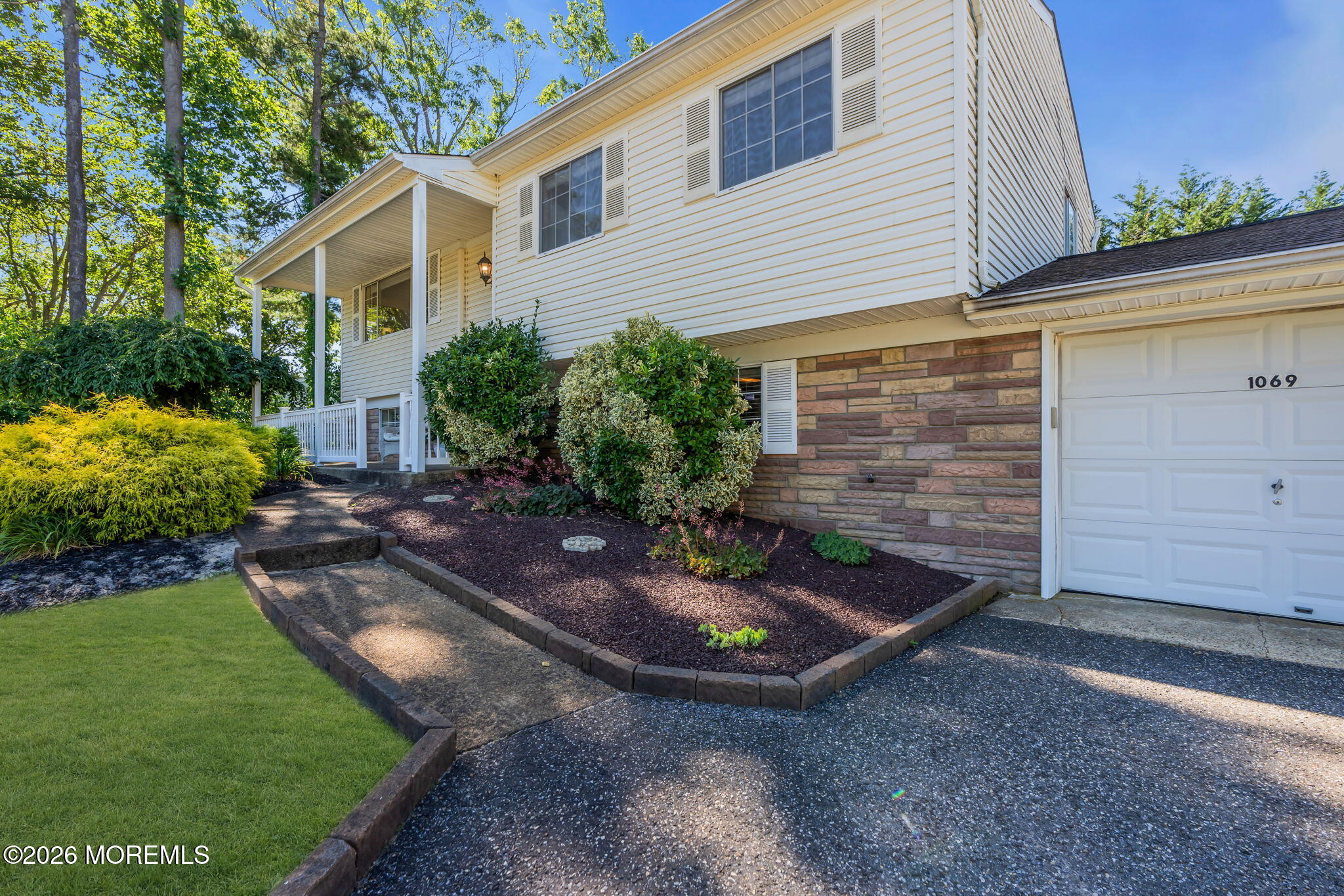 1069 Fairview Drive
