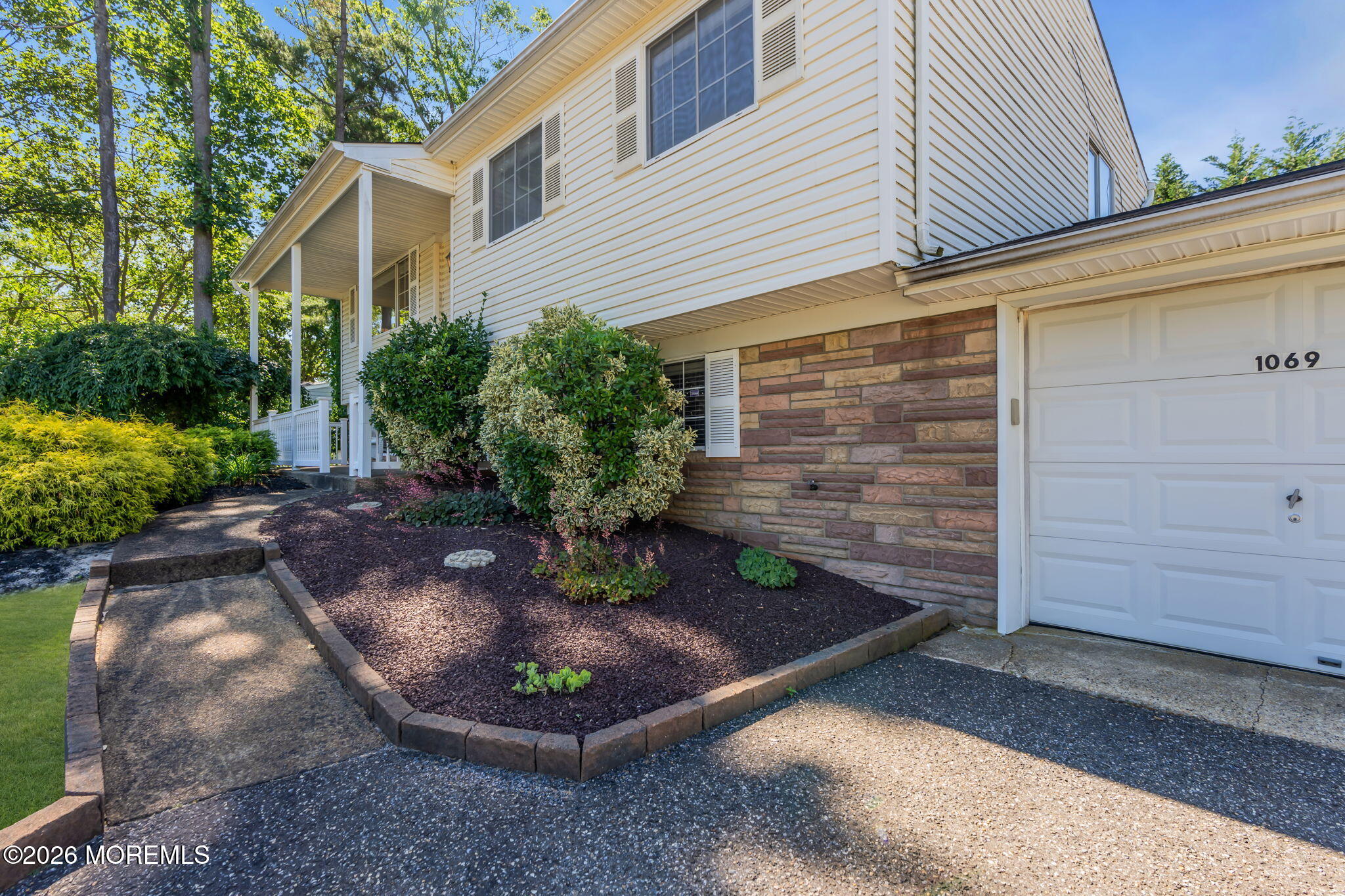 1069 Fairview Drive