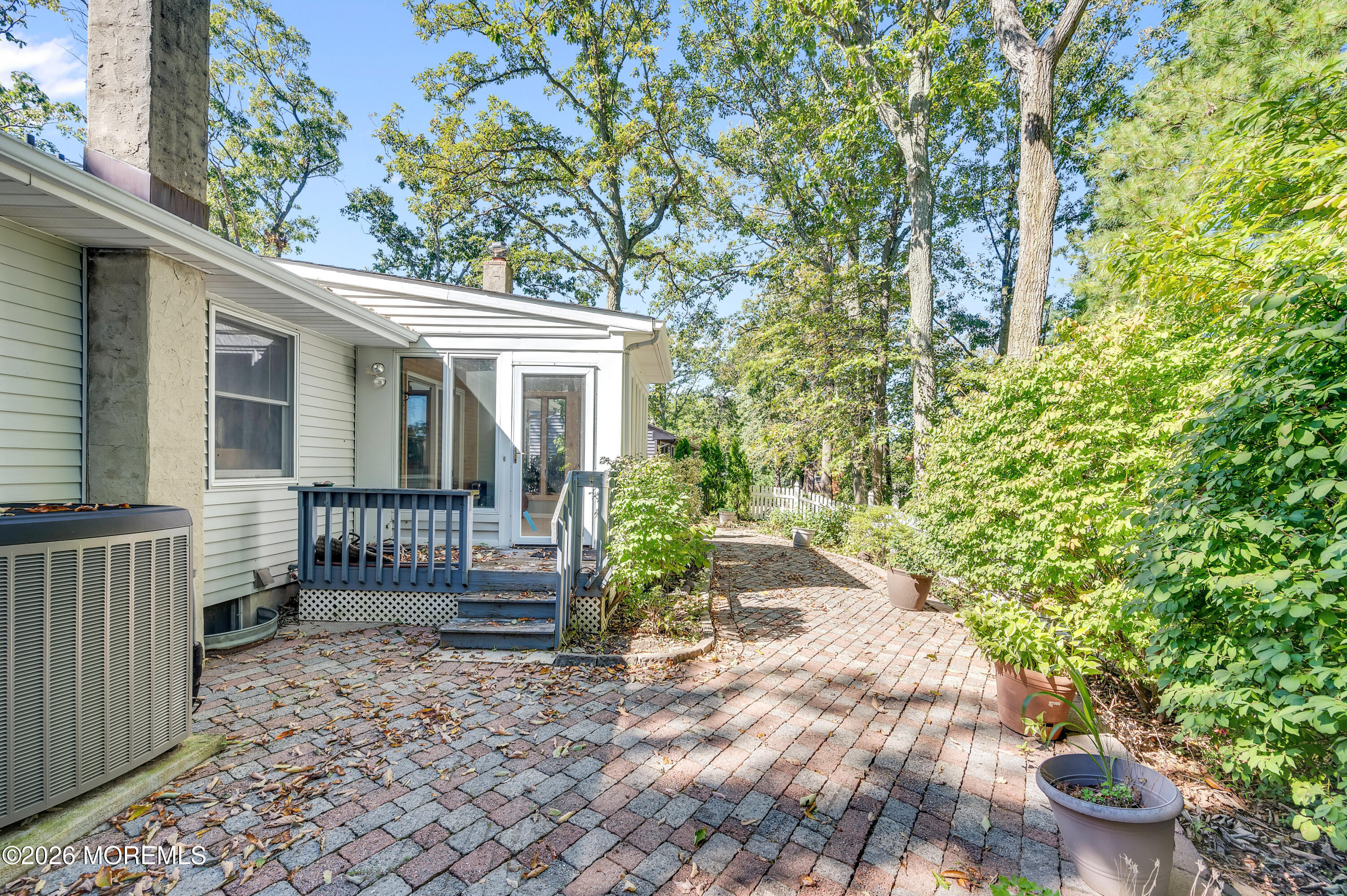 127 Arnold Place