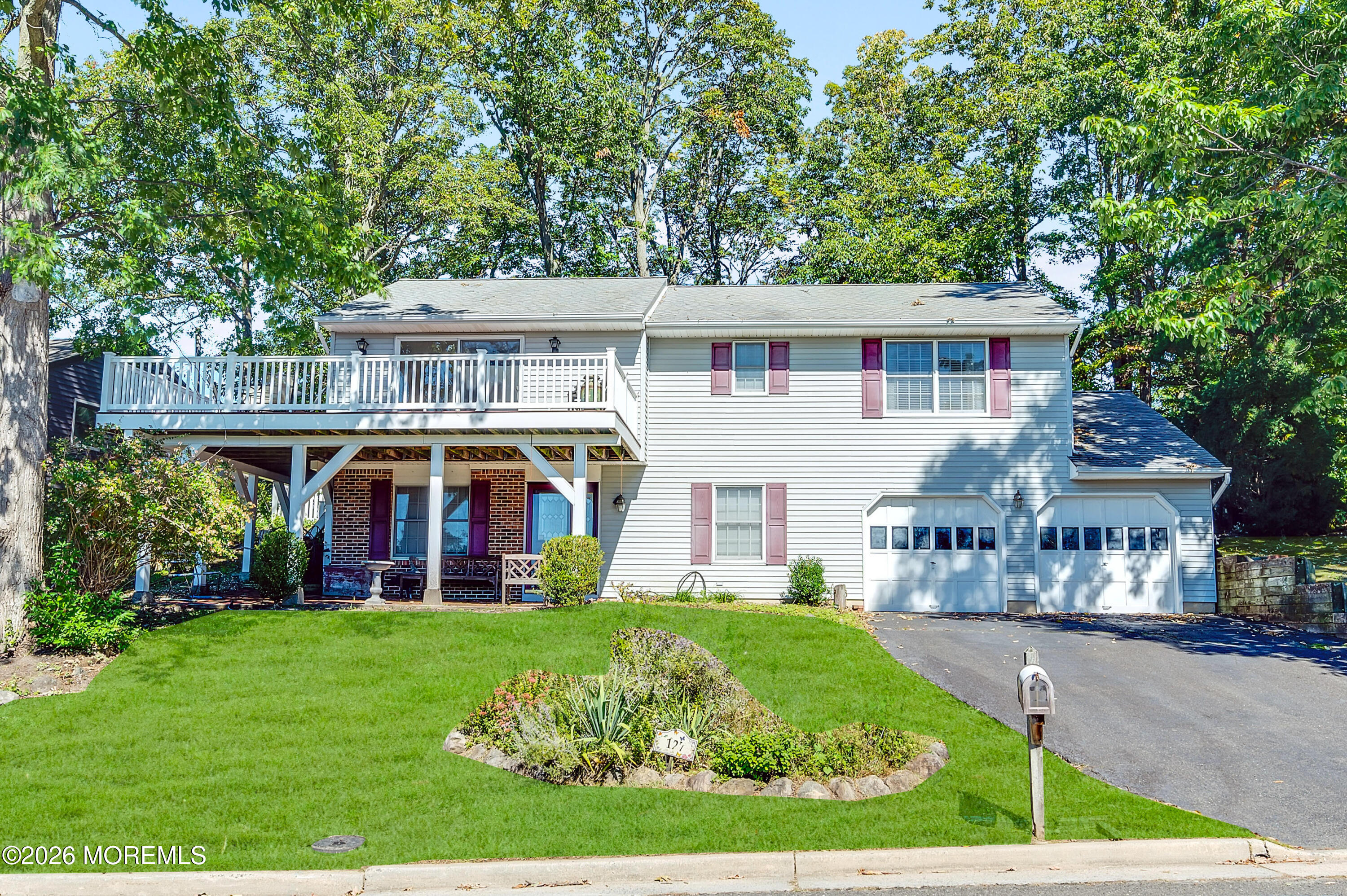 127 Arnold Place