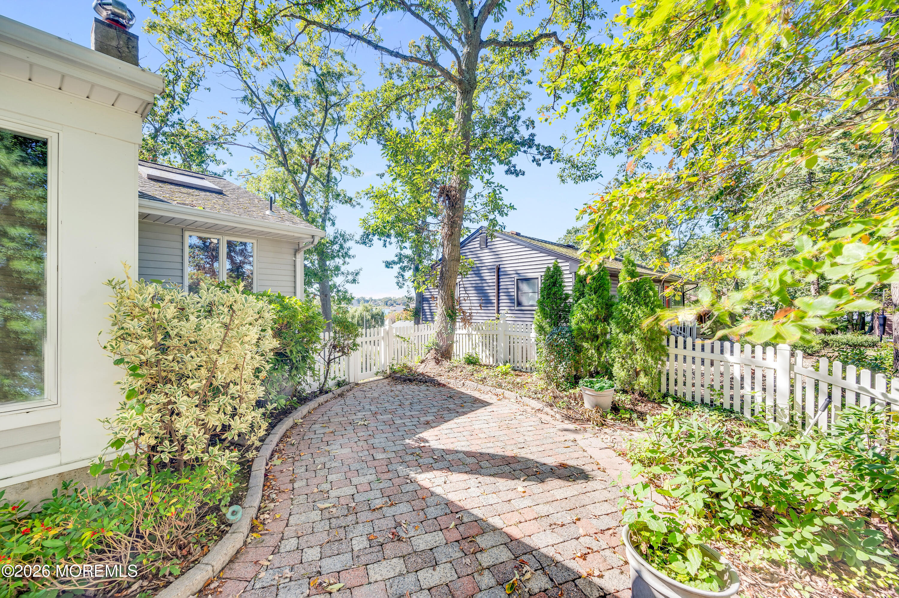 127 Arnold Place