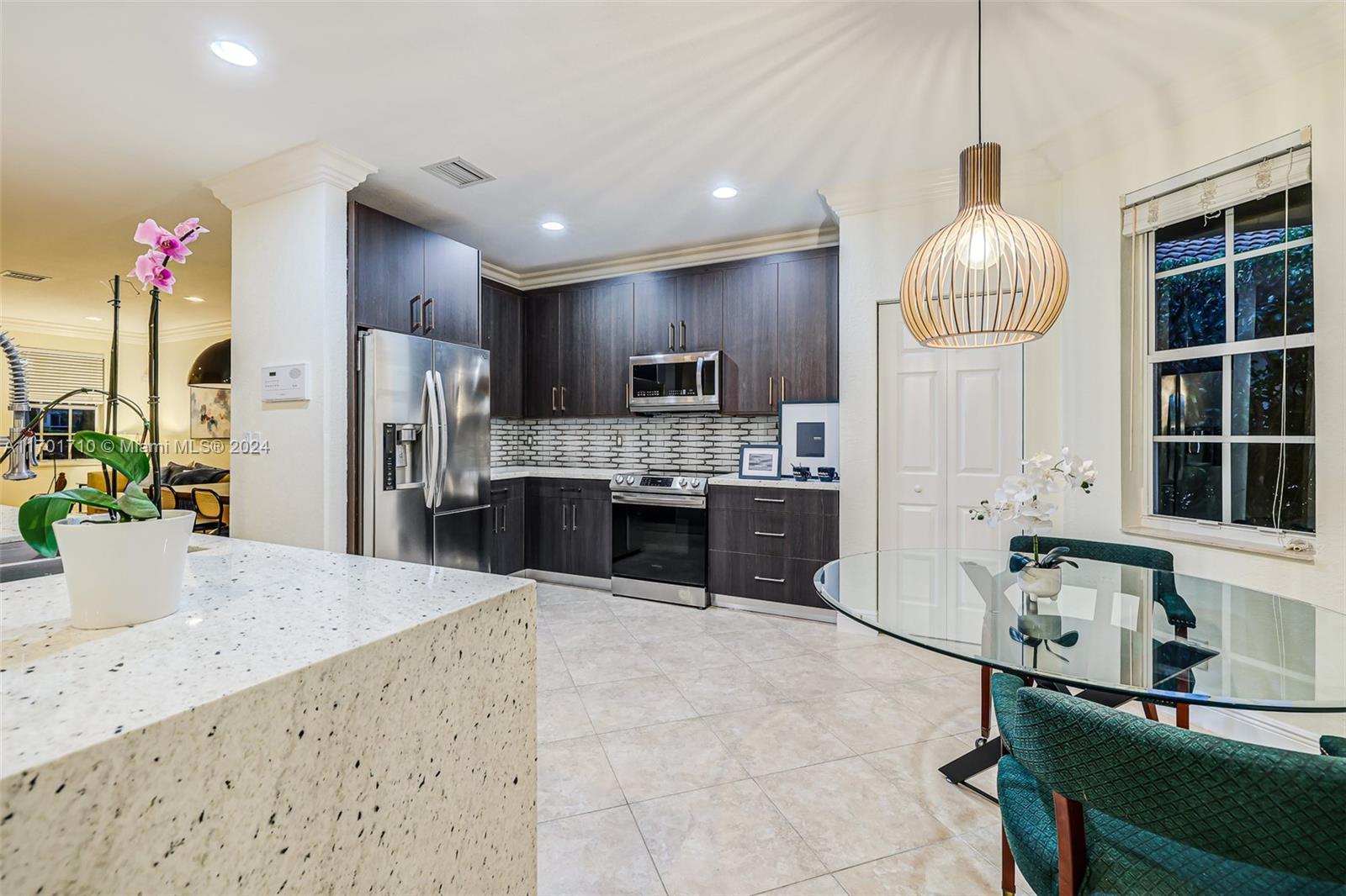 701 Nandina Dr