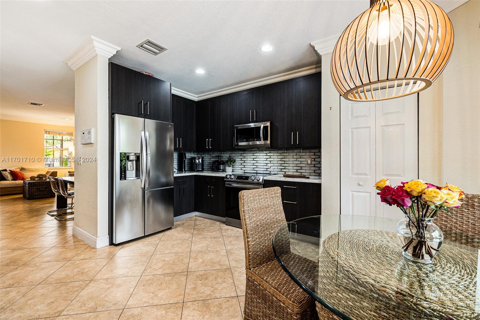 701 Nandina Dr