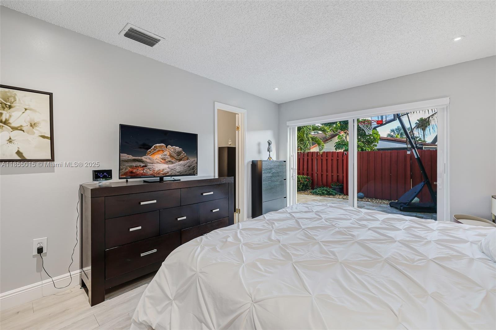 16780 Redwood Way