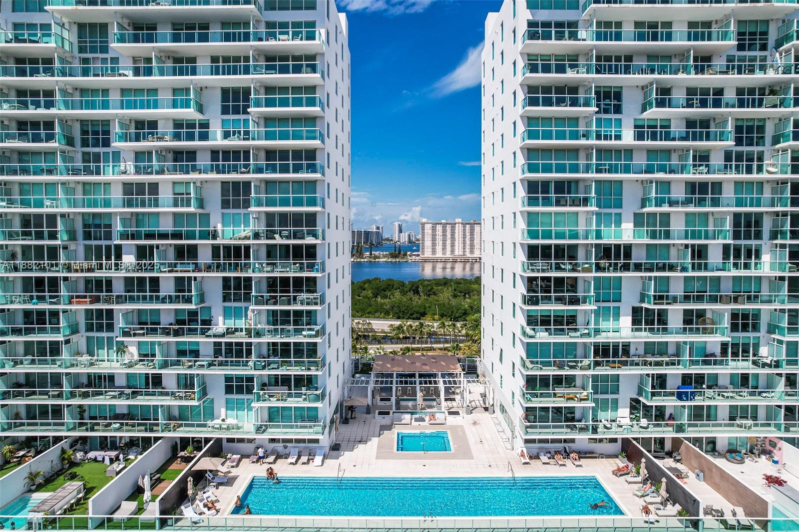 400 Sunny Isles Blvd # 920
