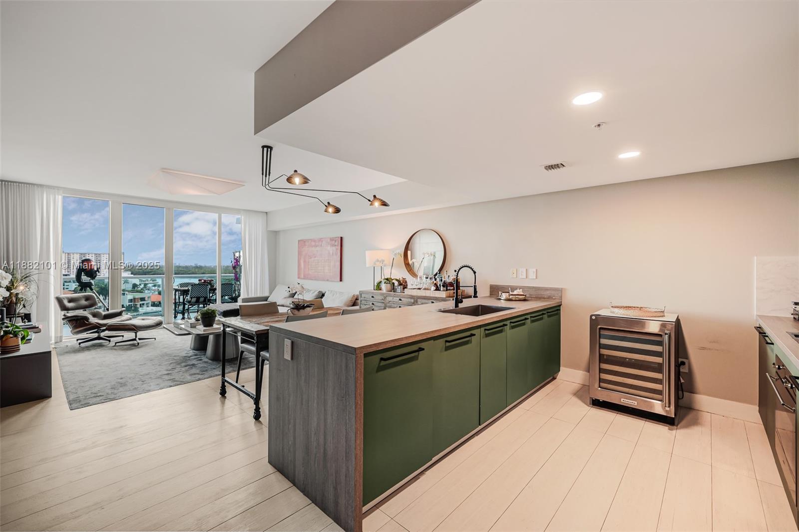 400 Sunny Isles Blvd # 920