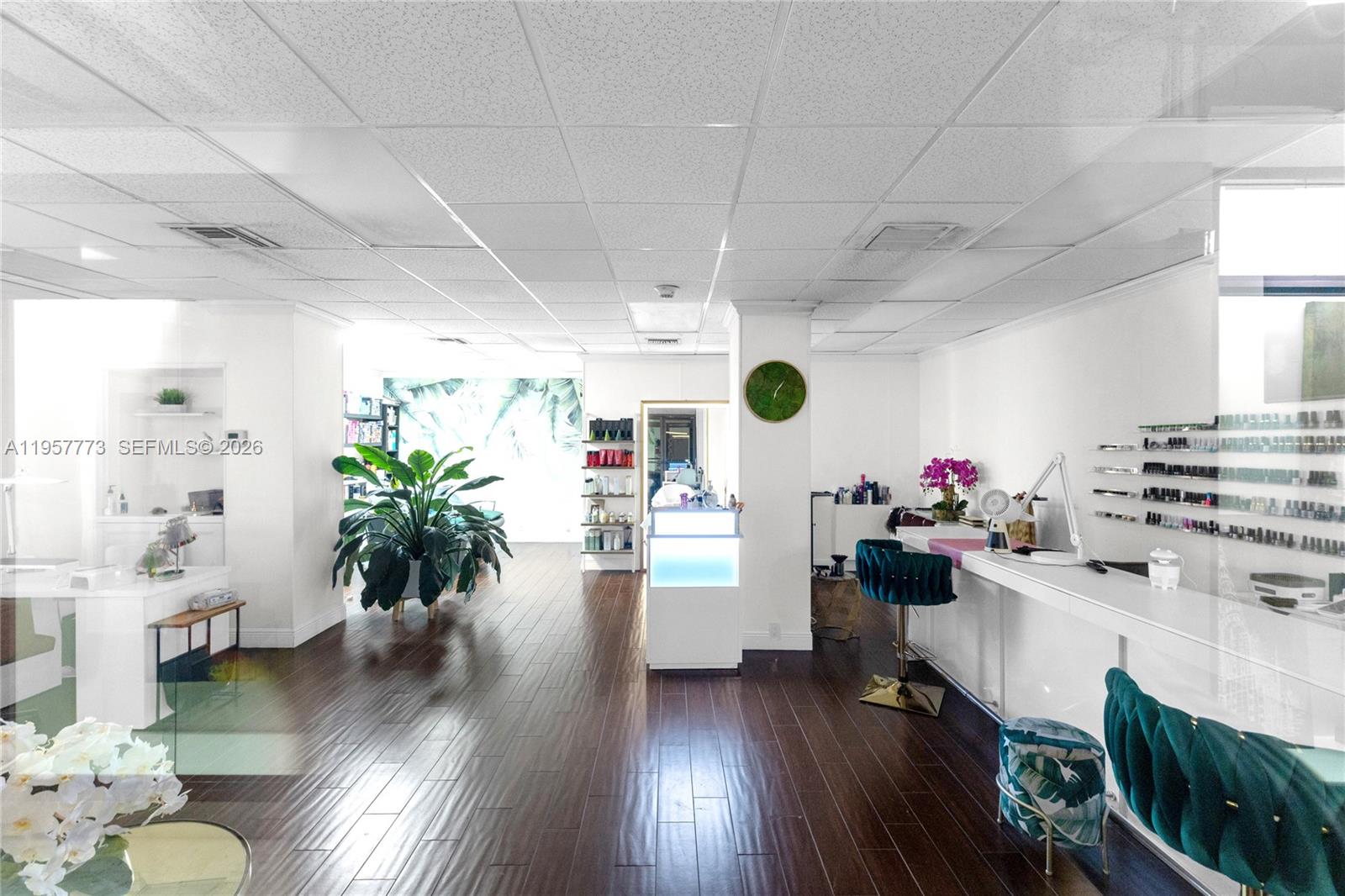 300 Bayview Dr # 06 Unit: PH-06