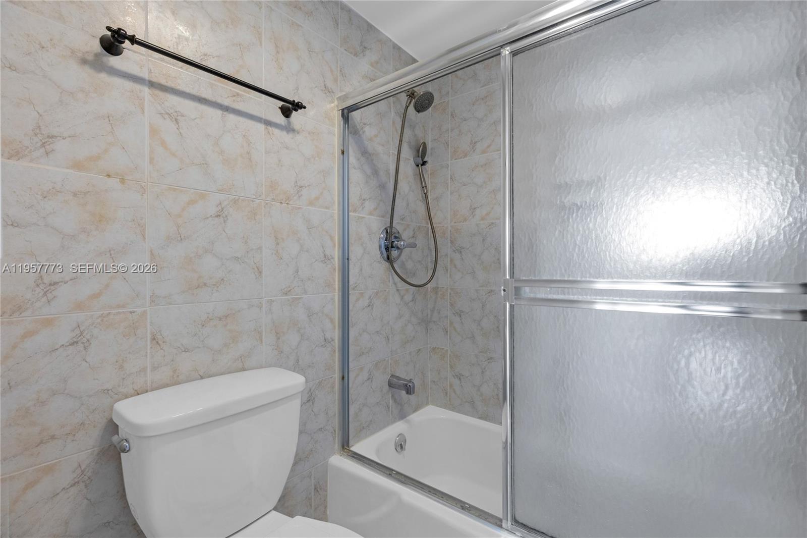 300 Bayview Dr # 06 Unit: PH-06