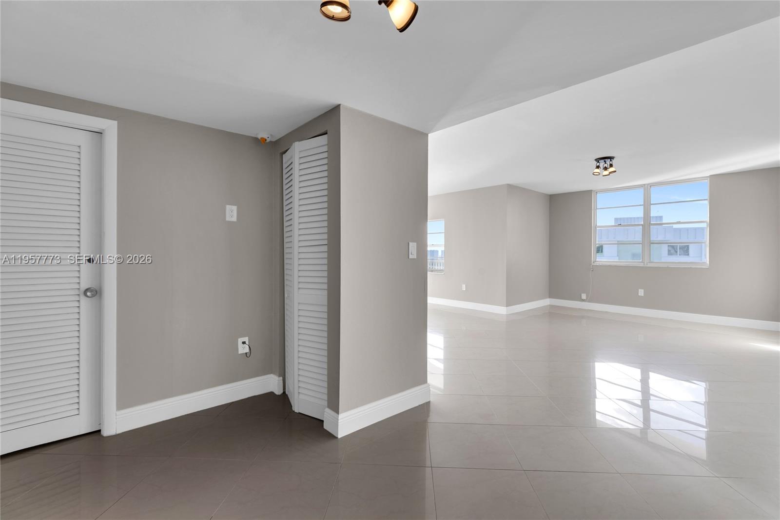 300 Bayview Dr # 06 Unit: PH-06