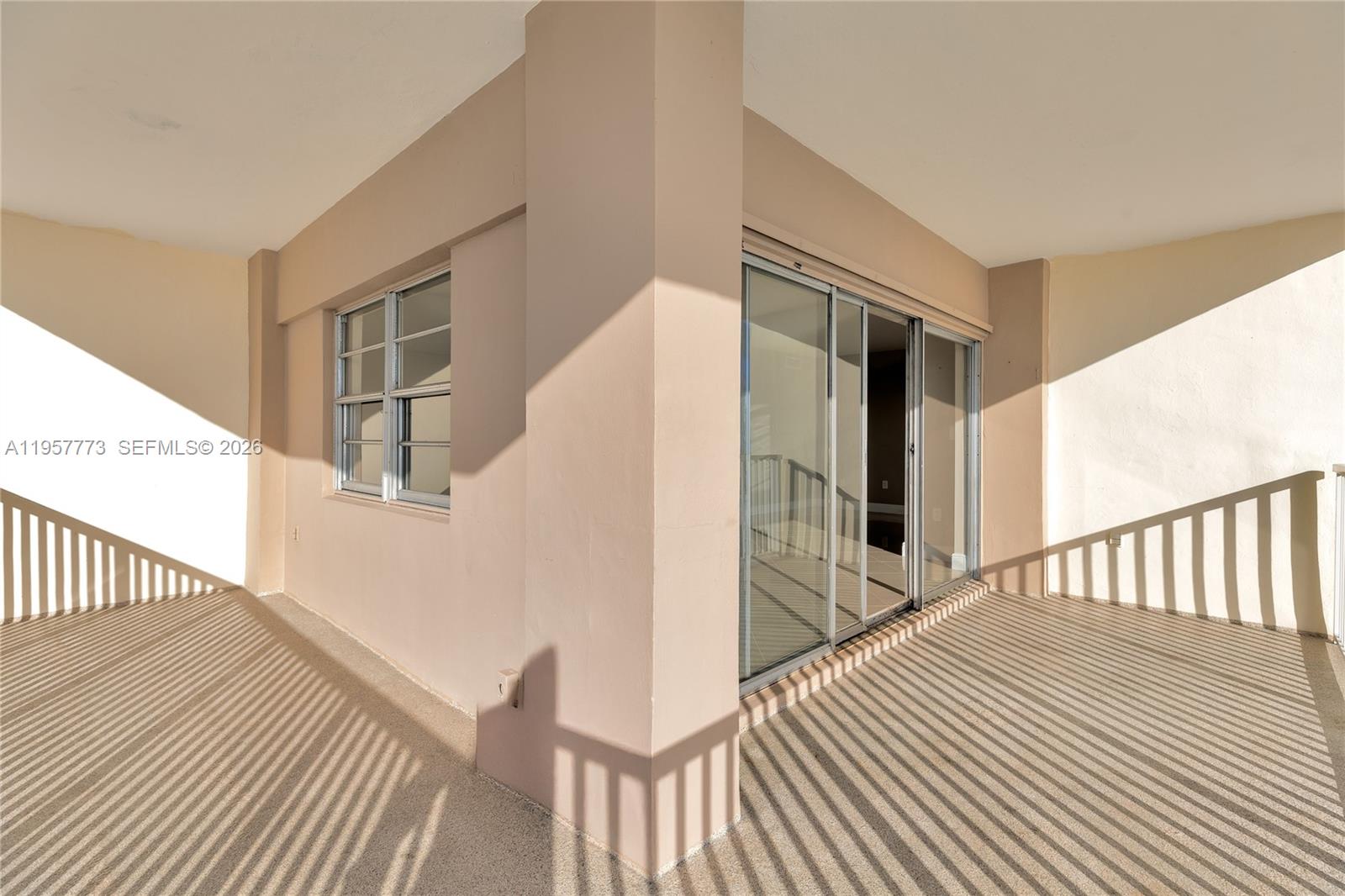 300 Bayview Dr # 06 Unit: PH-06