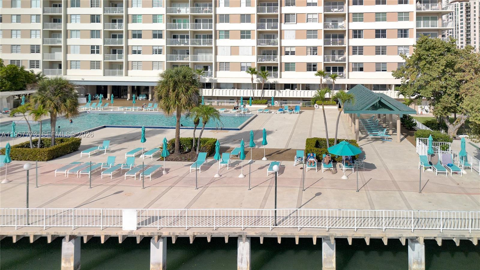 300 Bayview Dr # 06 Unit: PH-06