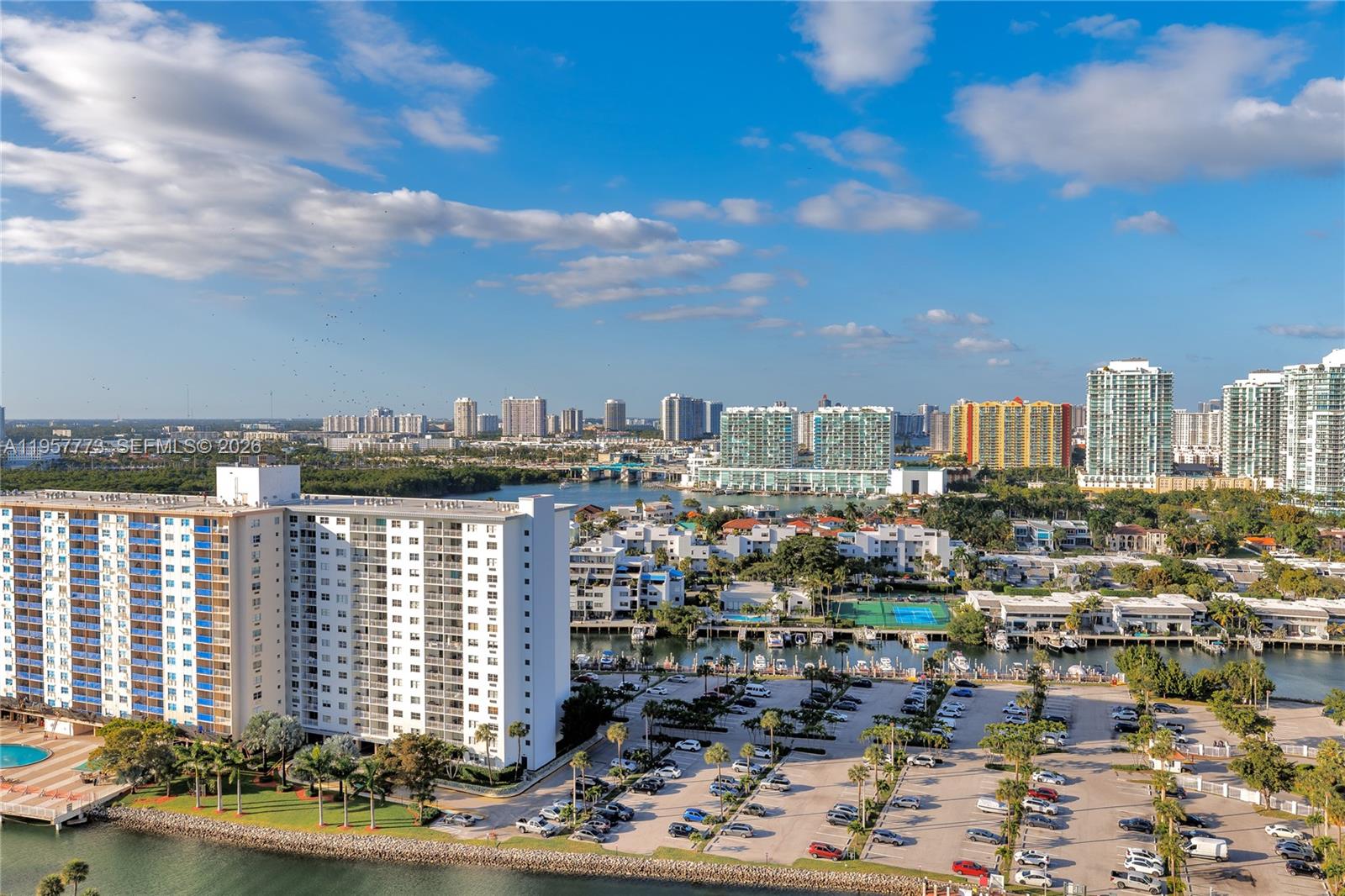 300 Bayview Dr # 06 Unit: PH-06