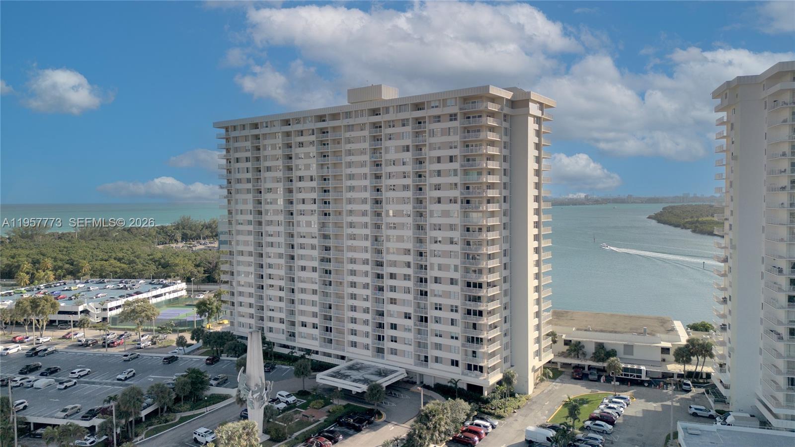 300 Bayview Dr # 06 Unit: PH-06