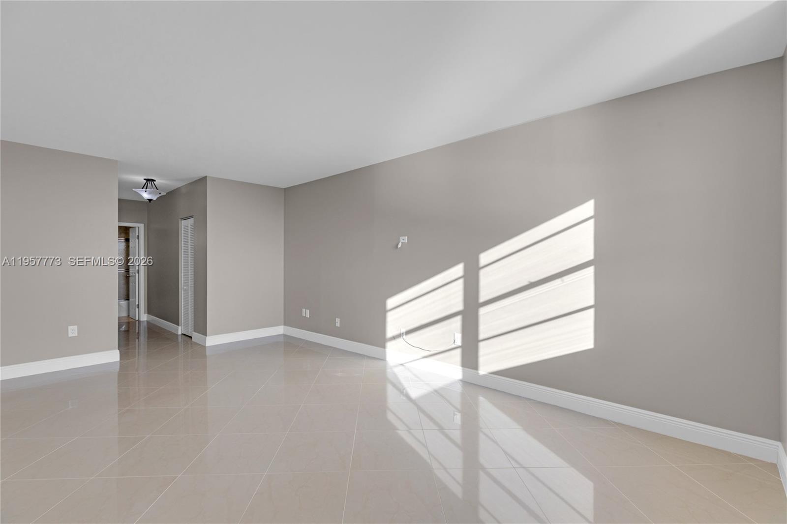 300 Bayview Dr # 06 Unit: PH-06