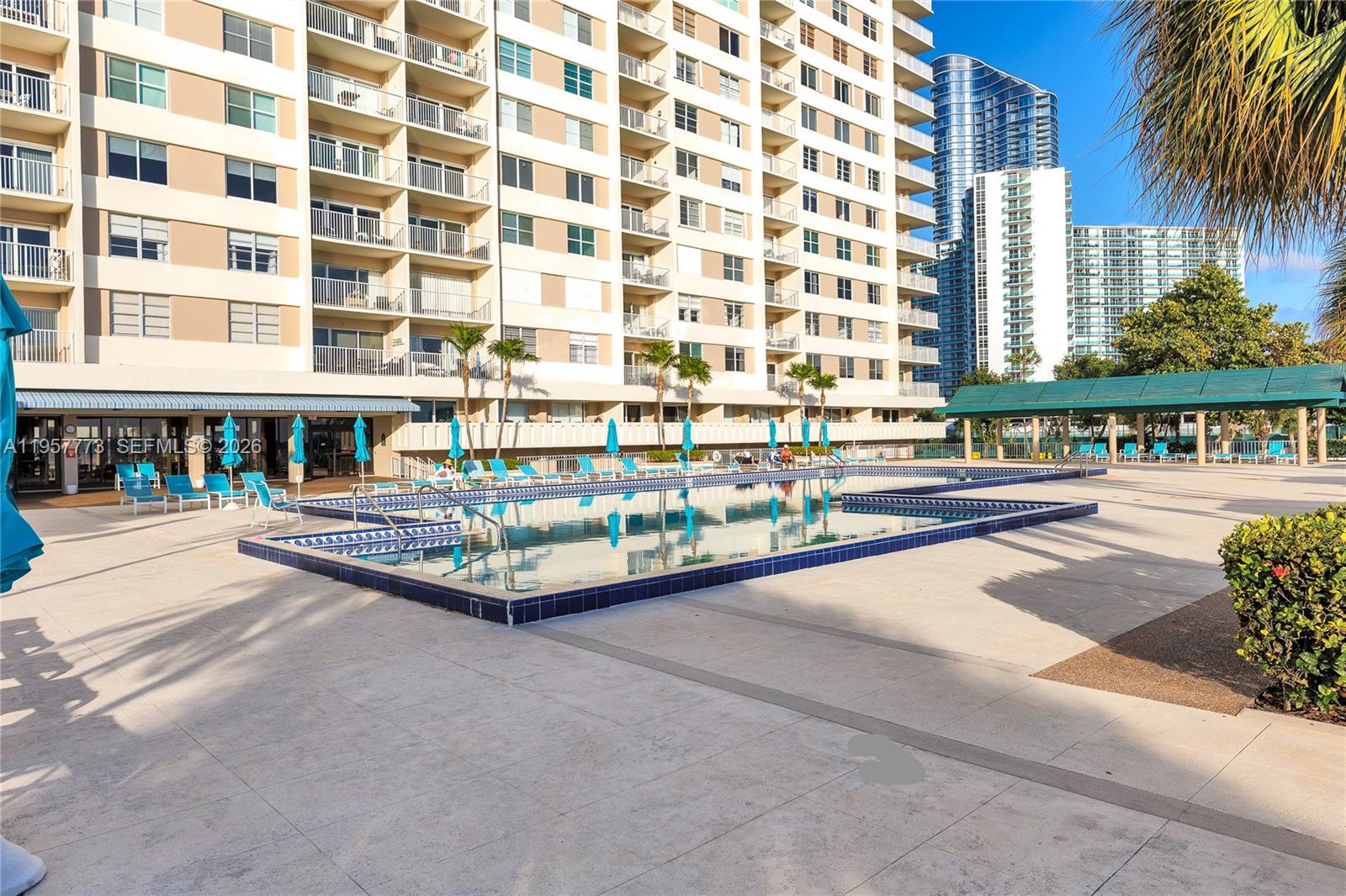 300 Bayview Dr # 06 Unit: PH-06