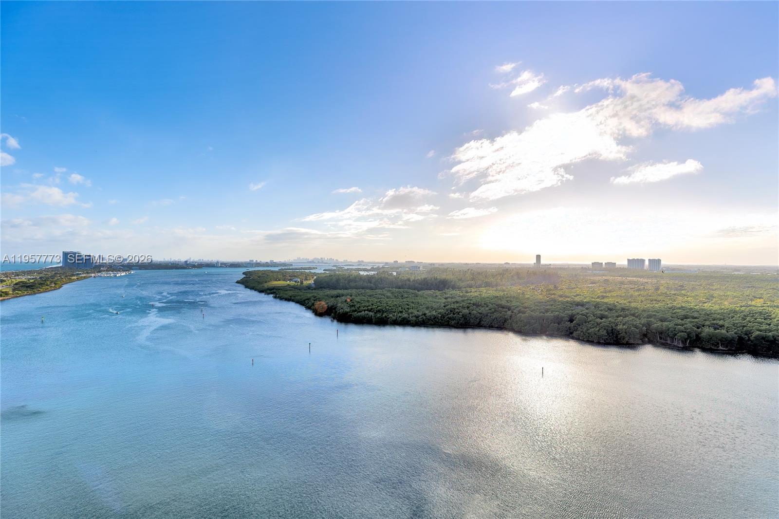 300 Bayview Dr # 06 Unit: PH-06