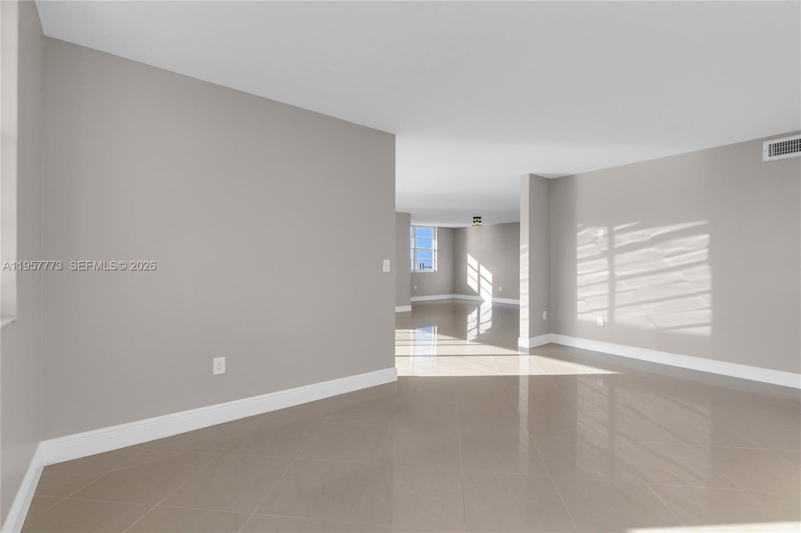 300 Bayview Dr # 06 Unit: PH-06