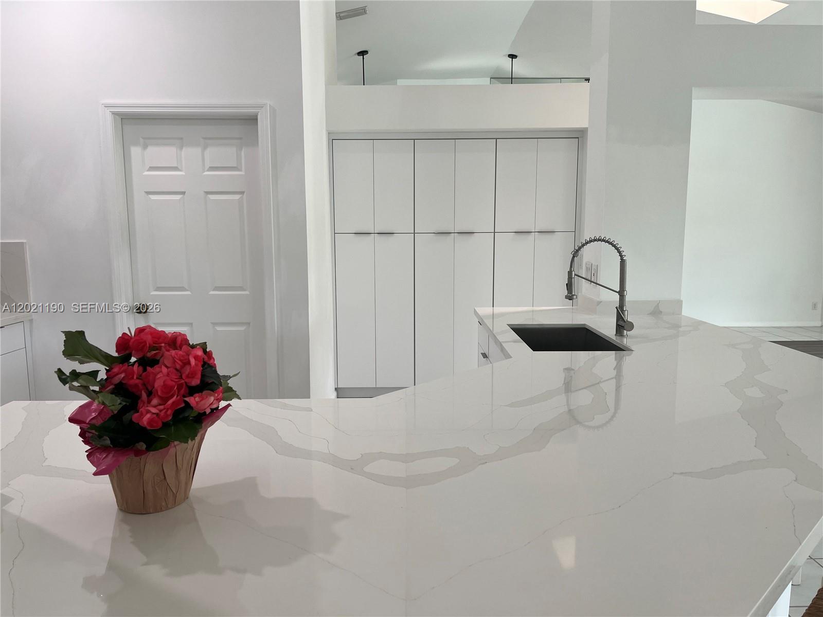814 Heron Rd
