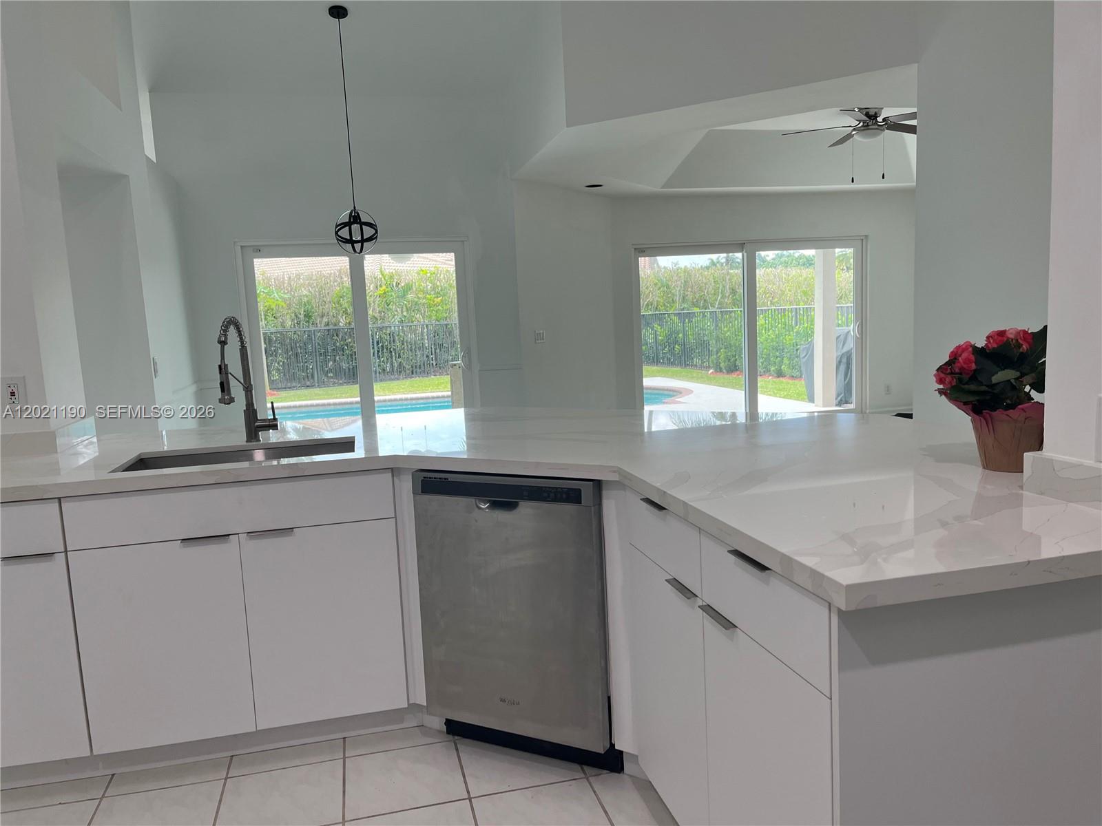 814 Heron Rd