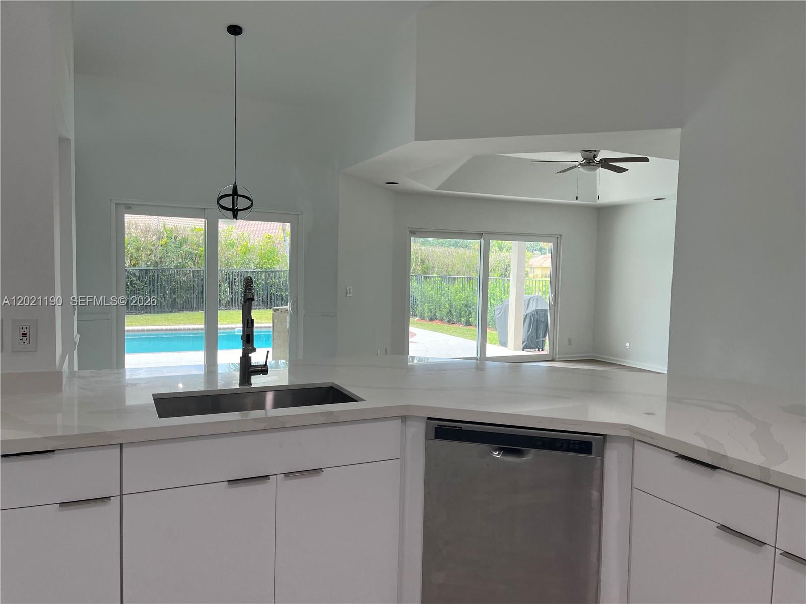 814 Heron Rd