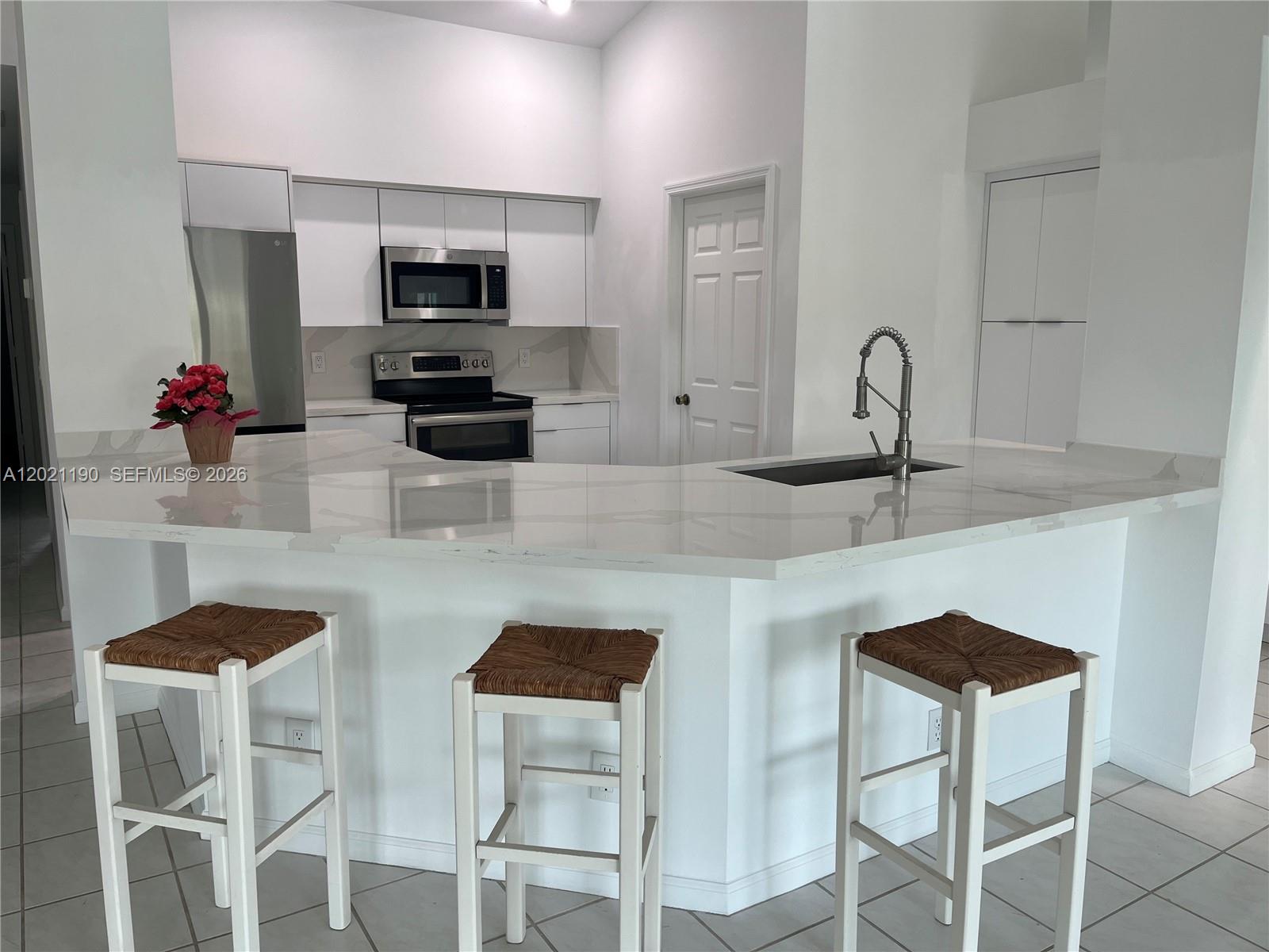 814 Heron Rd