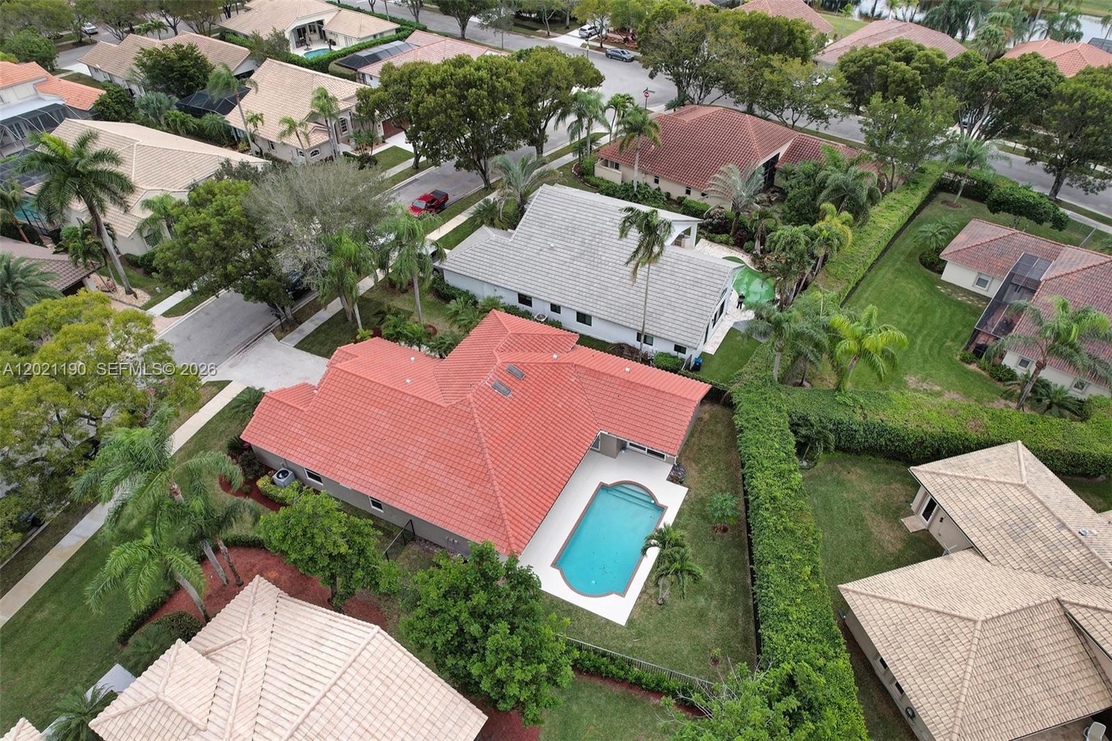 814 Heron Rd