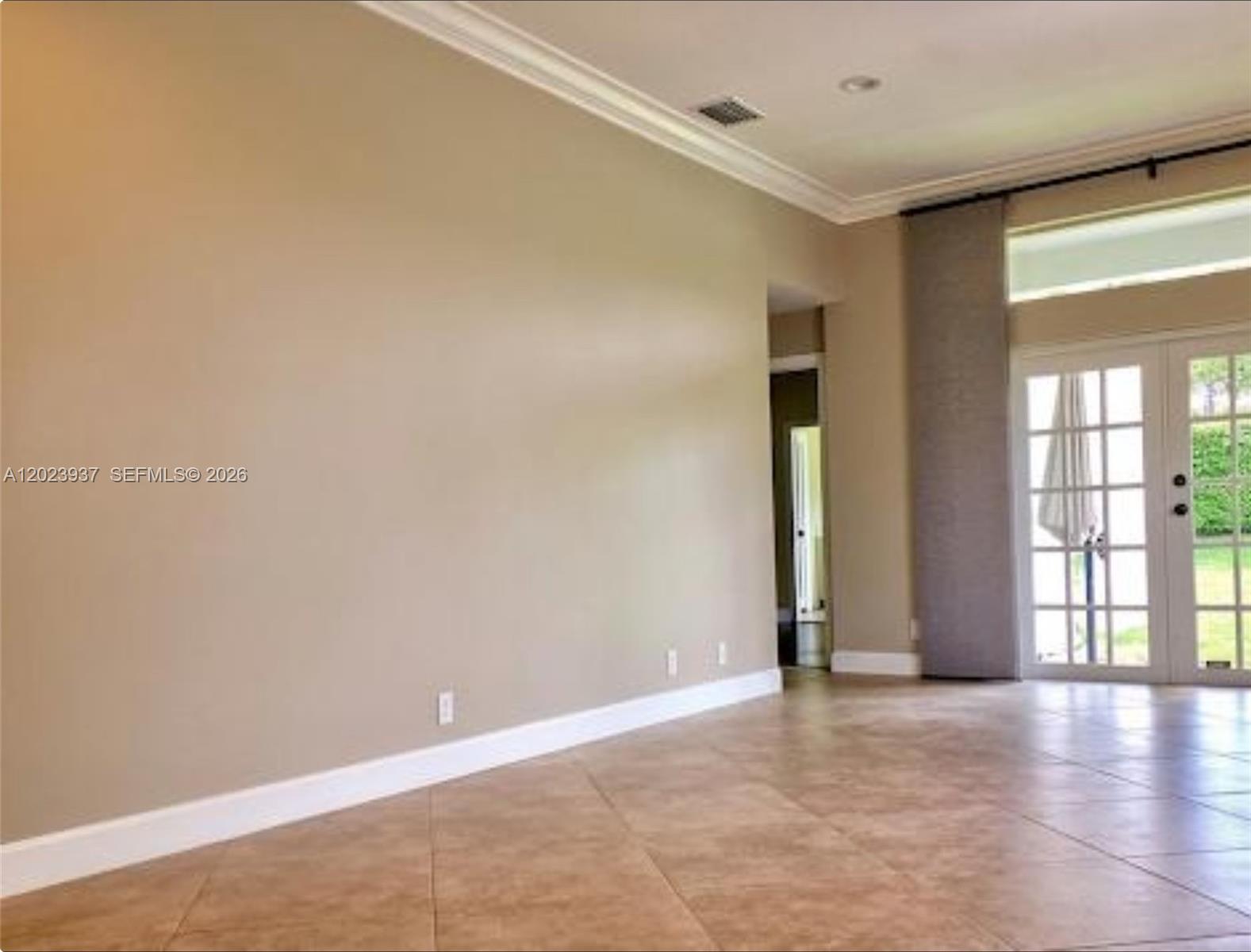 953 Tanglewood Cir # 953