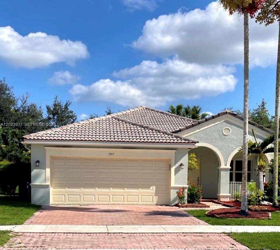 953 Tanglewood Cir # 953