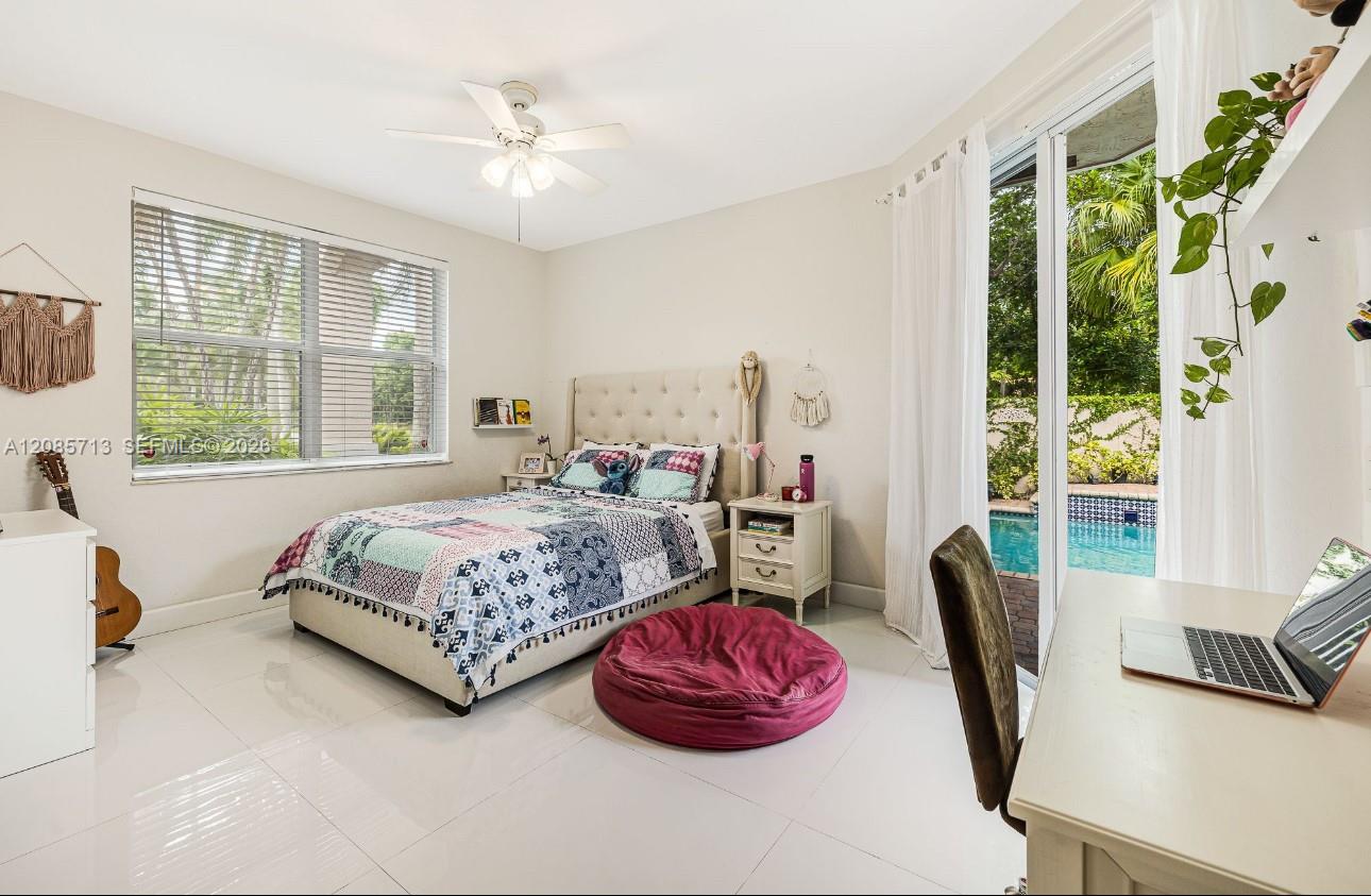 1604 Victoria Pointe Ln