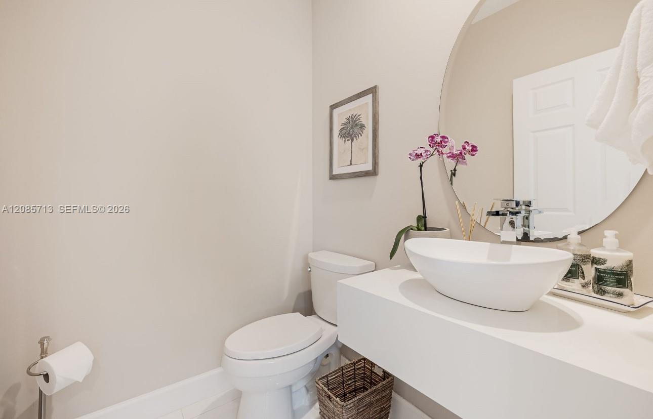 1604 Victoria Pointe Ln