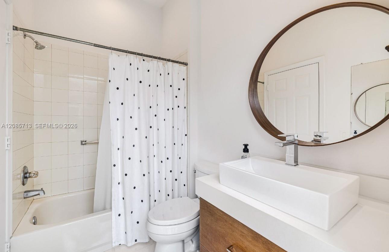1604 Victoria Pointe Ln