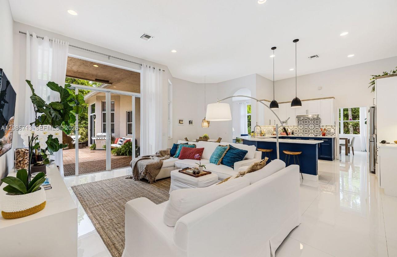 1604 Victoria Pointe Ln