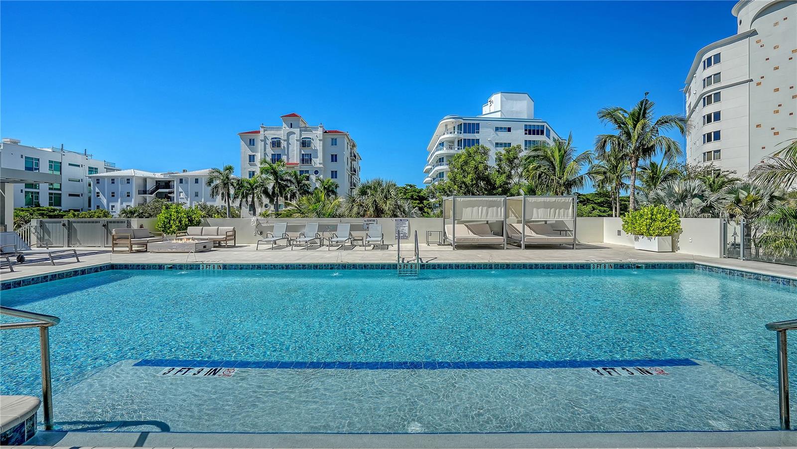 111 GOLDEN GATE PT #201