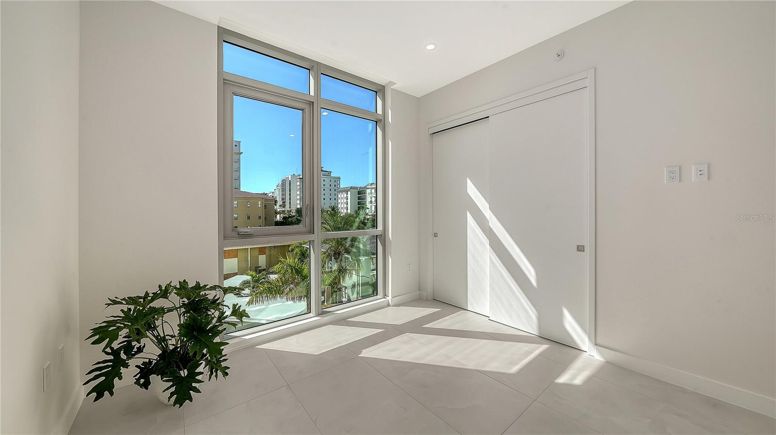 111 GOLDEN GATE PT #201