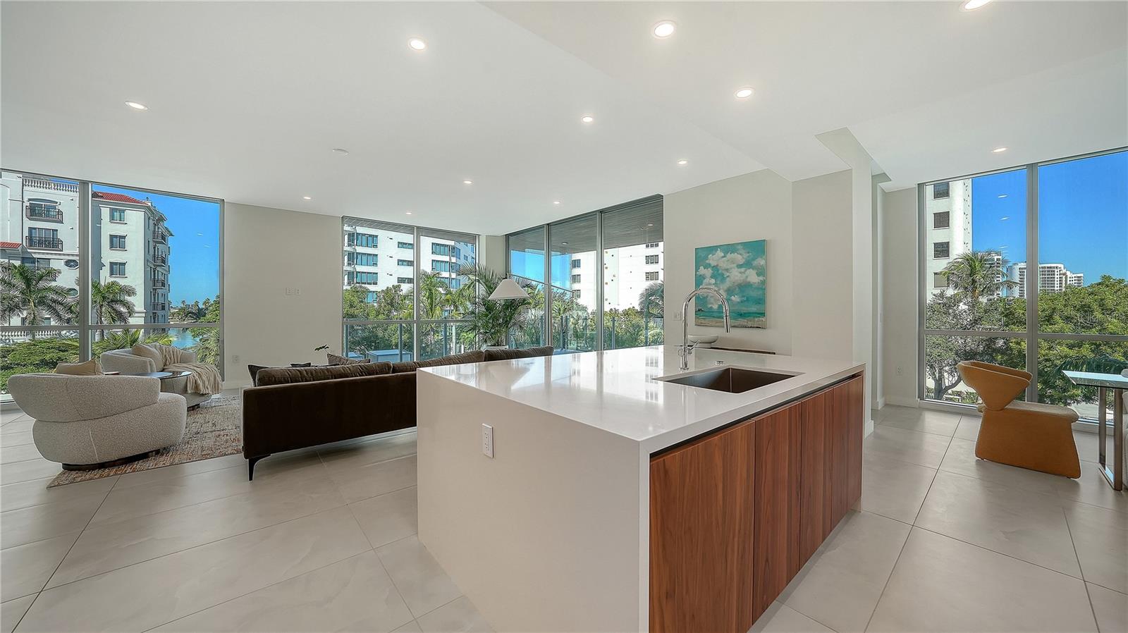 111 GOLDEN GATE PT #201