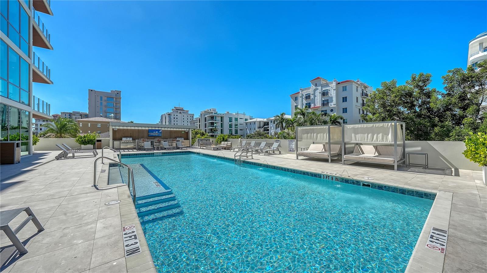 111 GOLDEN GATE PT #201